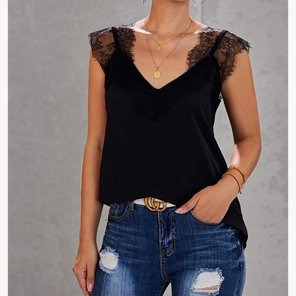 Super cute and soft lace cap sleeves tank top - Picture 14 of 16